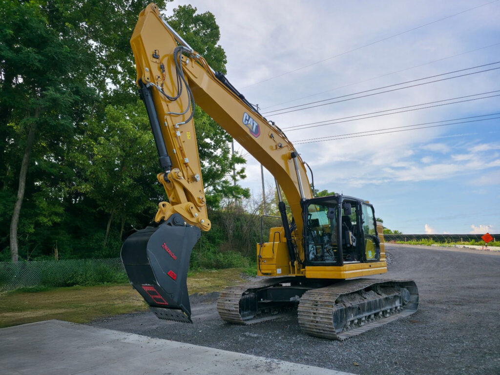 CAT Excavator Equipped With RodRadars Live Dig Radar® Bucket Now Exclusively Available Through Lynch Plant Hire Across Great Britain
