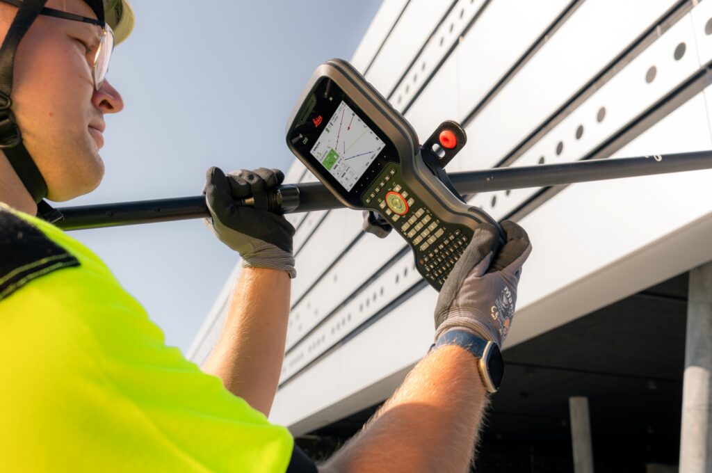 Leica Geosystems Launches Leica CS50 Field Controller And Leica Captivate 2027 For Faster More Reliable Fieldwork